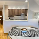 Boutique Con Terraza Y Vistas Al Mar. Porto Vilanova Διαμέρισμα *