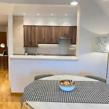 Boutique Con Terraza Y Vistas Al Mar. Porto Vilanova Apartment *